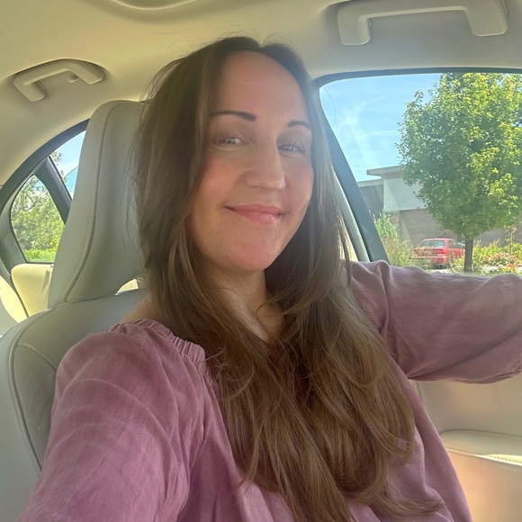 Meet your Posher, Courtney - Picture 1 of 1